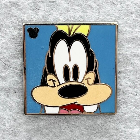 🔮 5/$25 Disney Square Goofy Pin - Picture 1 of 2
